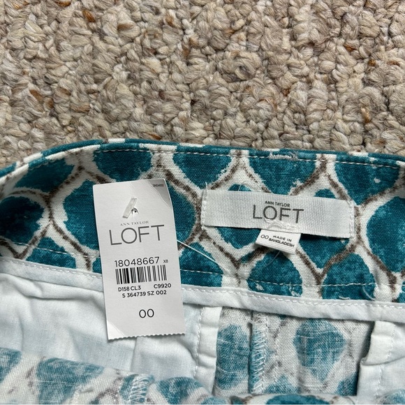 Loft Ann Taylor NWT Blue Geometric Chino Womens 00 Flat Front Shorts 4" Inseam - Picture 6 of 12